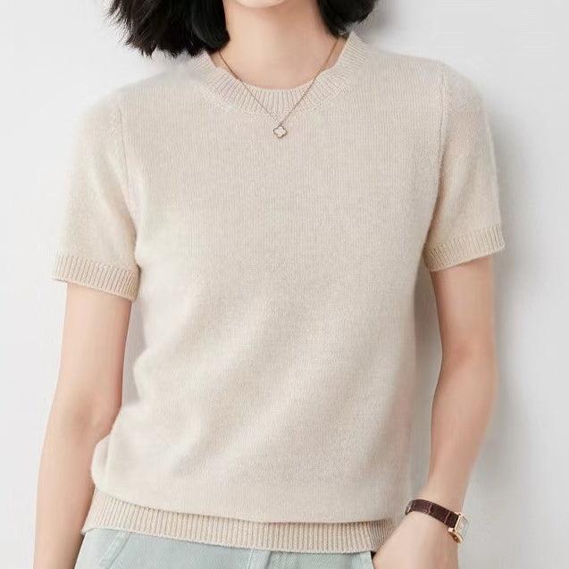 What is a Cropped T-Shirt - Maple