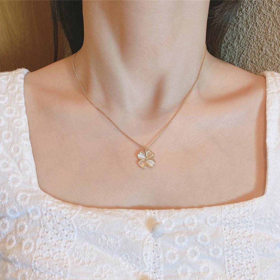 Gold Plated Heart Four-Leaf Clover Shape Necklace - Maple
